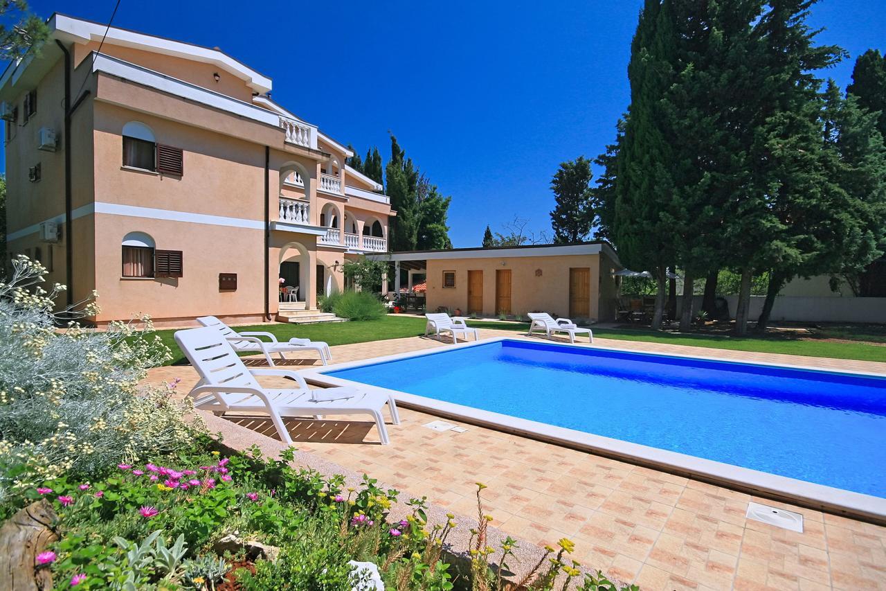 Sun Palace Residence Premantura Kültér fotó